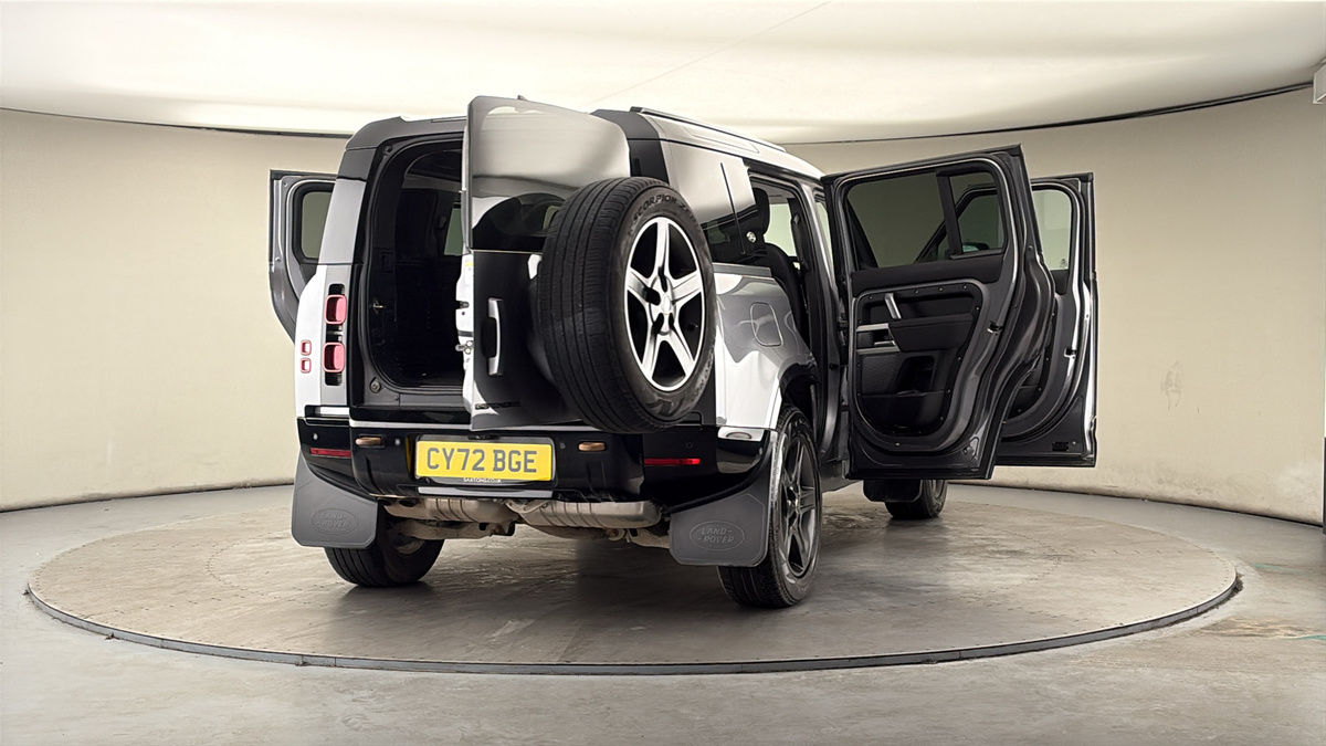 More views of Land Rover Defender 110