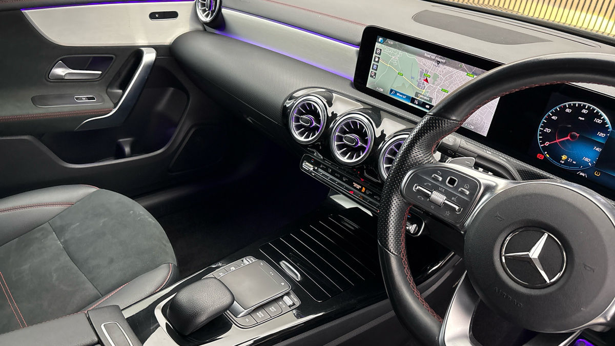 Mercedes-Benz CLA Image 18