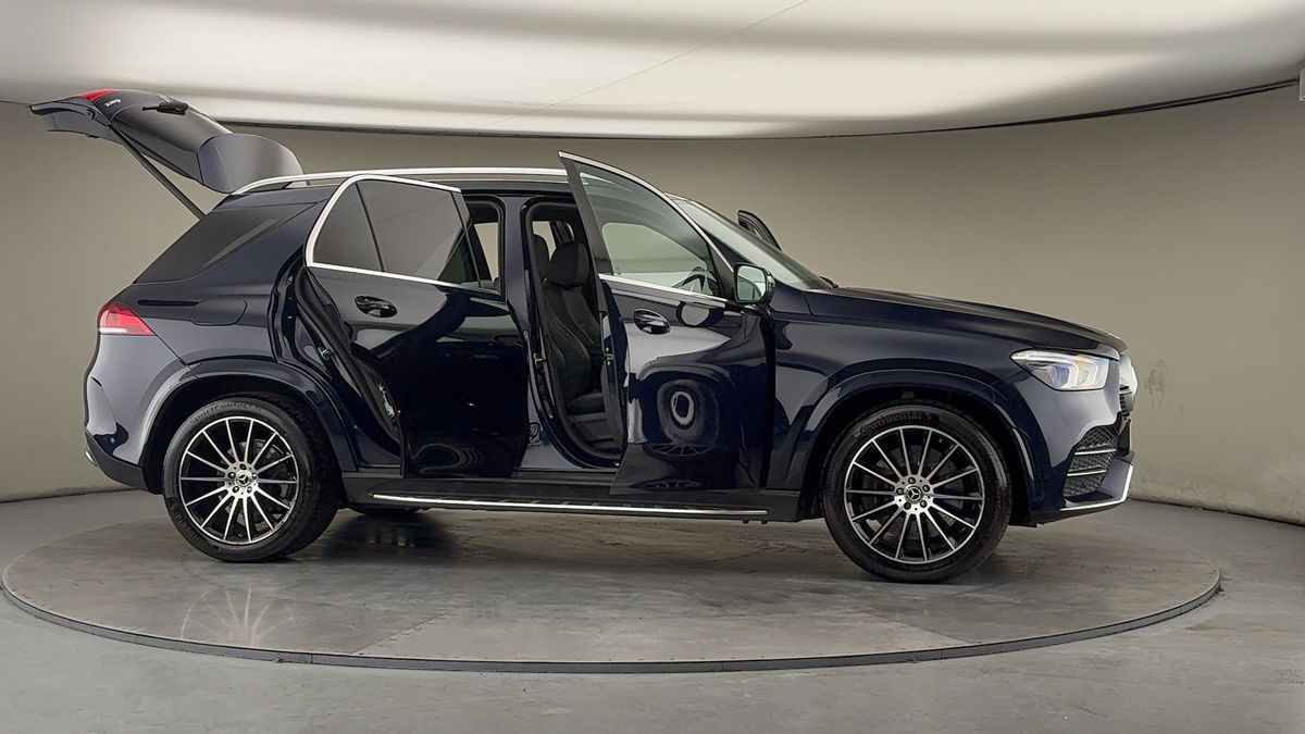 More views of Mercedes-Benz GLE