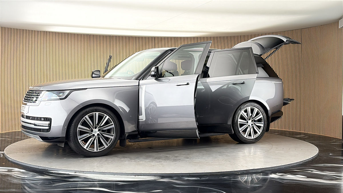 More views of Land Rover Range Rover