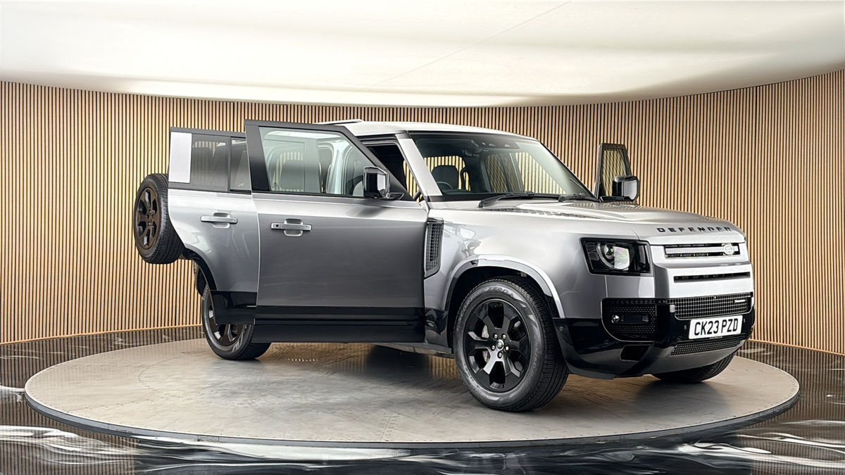 More views of Land Rover Defender 110