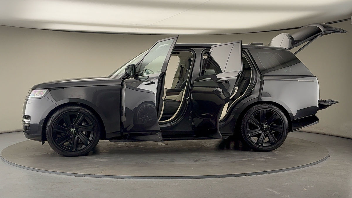 More views of Land Rover Range Rover