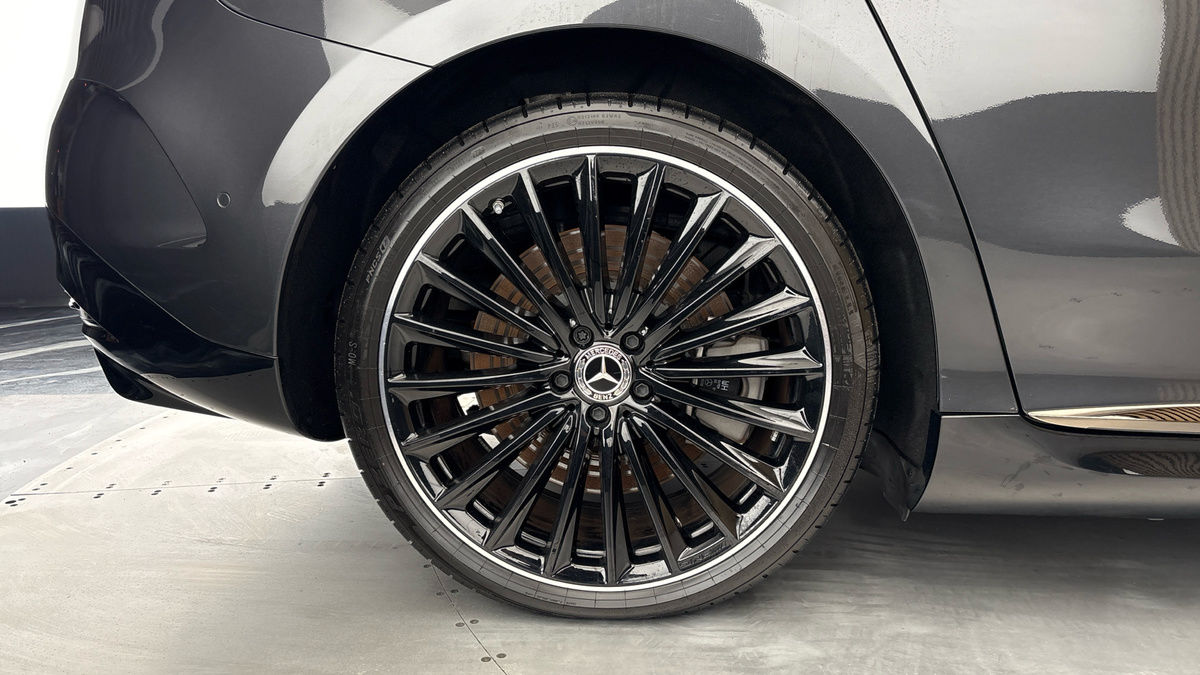 Mercedes-Benz EQE Image 10