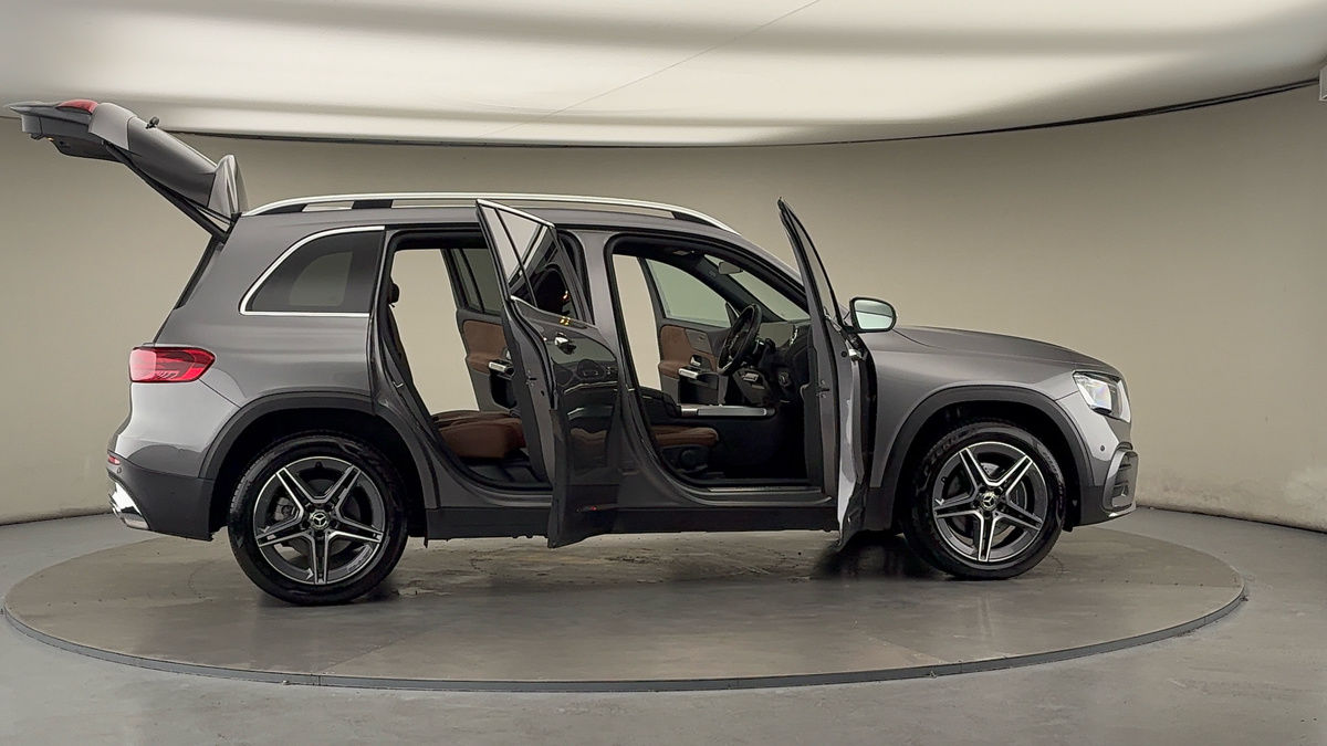 More views of Mercedes-Benz GLB