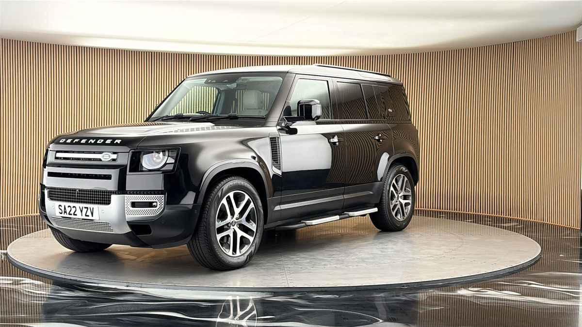 More views of Land Rover Defender 110