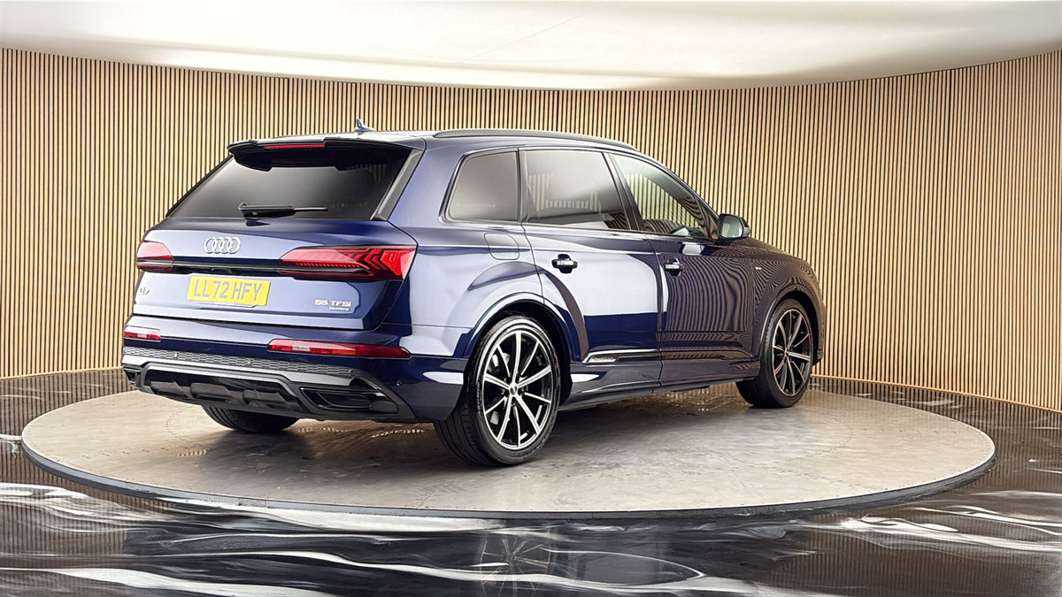 More views of Audi Q7