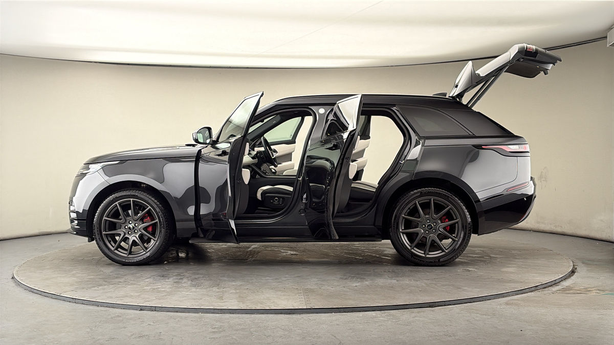 More views of Land Rover Range Rover Velar