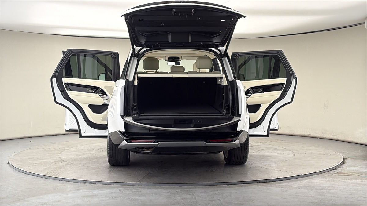 More views of Land Rover Range Rover