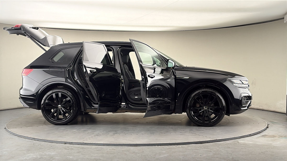 More views of Volkswagen Touareg