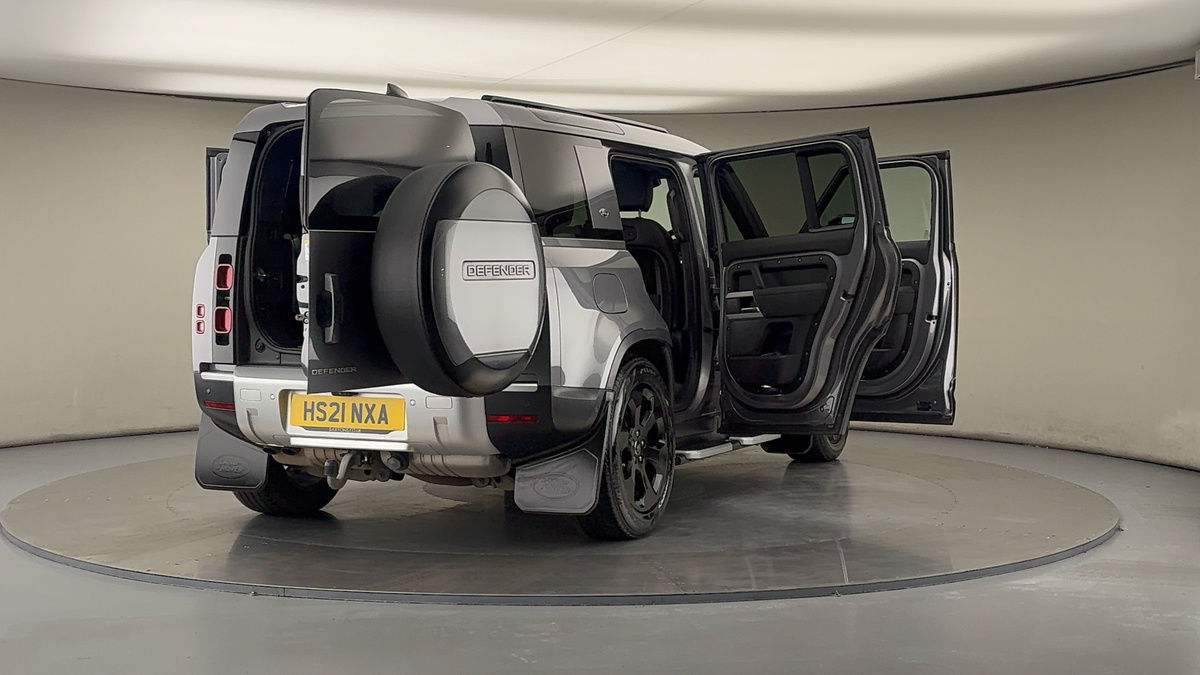 More views of Land Rover Defender 110