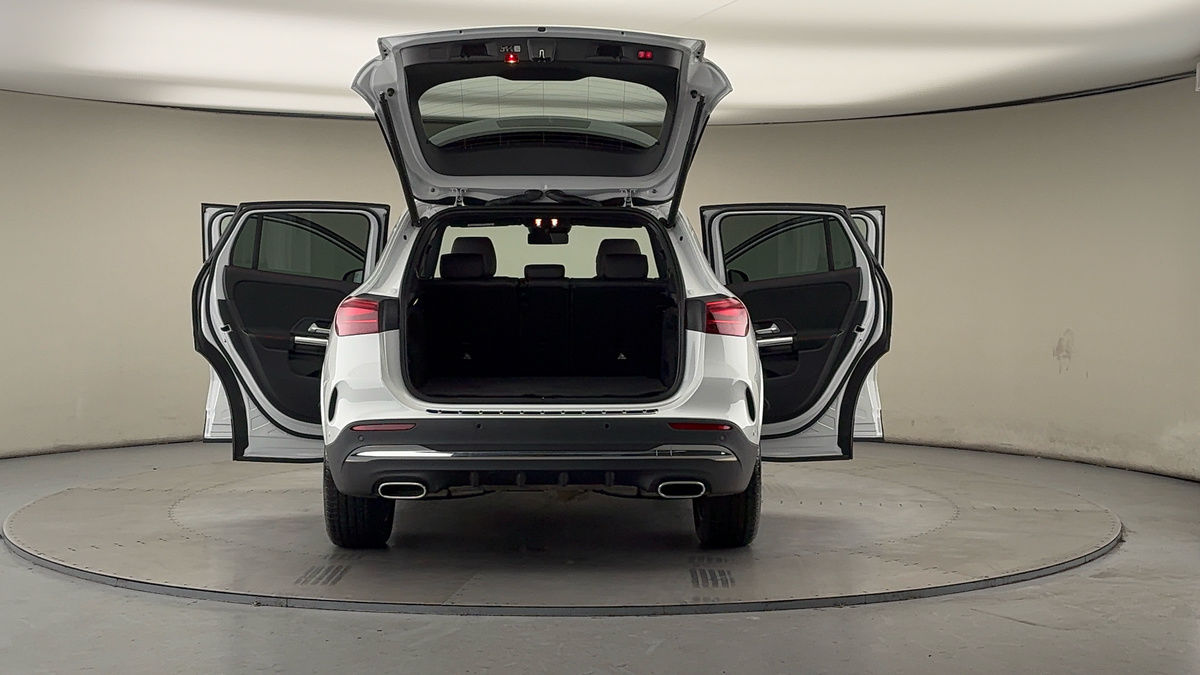 More views of Mercedes-Benz GLA