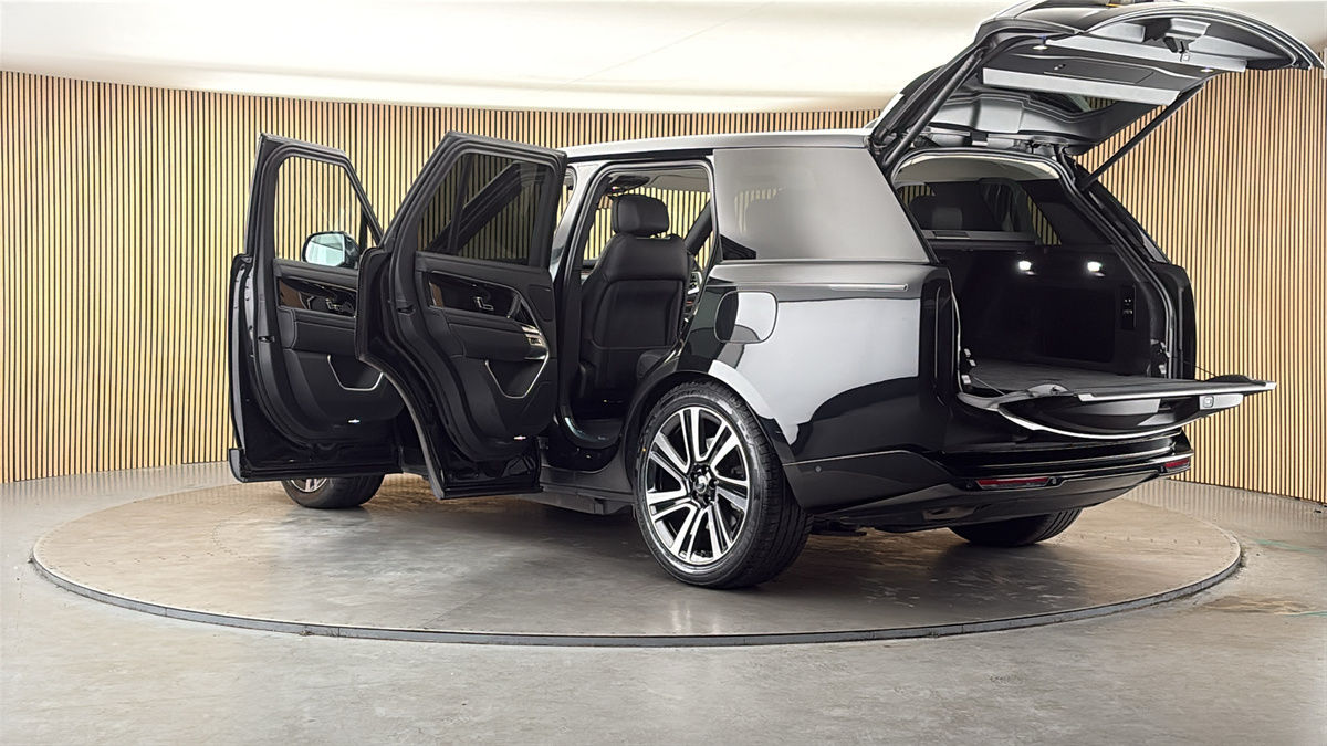 More views of Land Rover Range Rover
