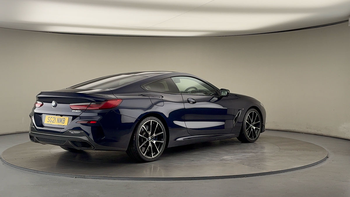 BMW 8 Series Image 21