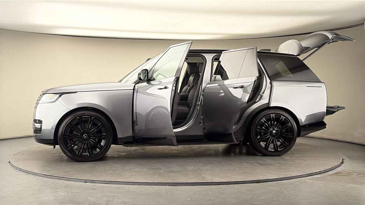 More views of Land Rover Range Rover