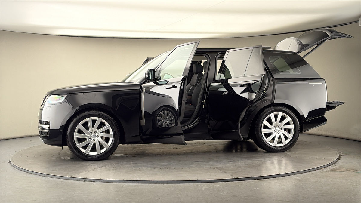 More views of Land Rover Range Rover