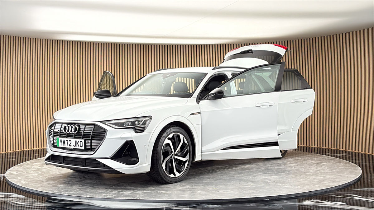 More views of Audi e-tron