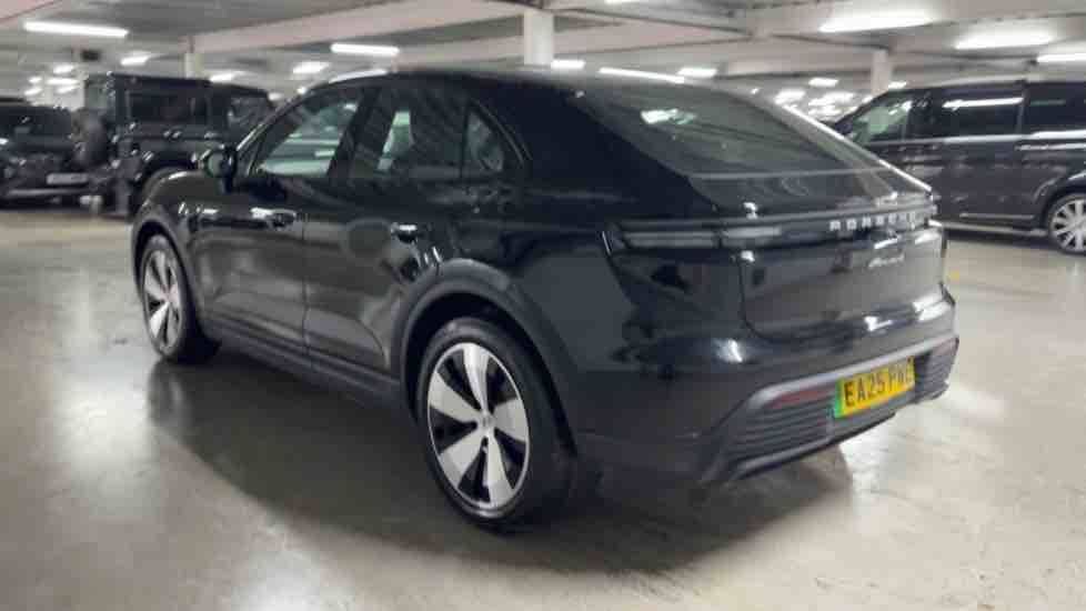 More views of Porsche Macan