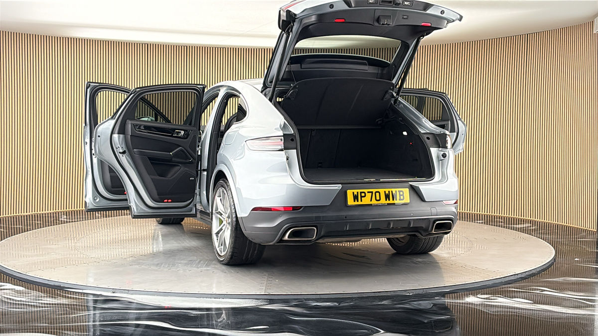 More views of Porsche Cayenne