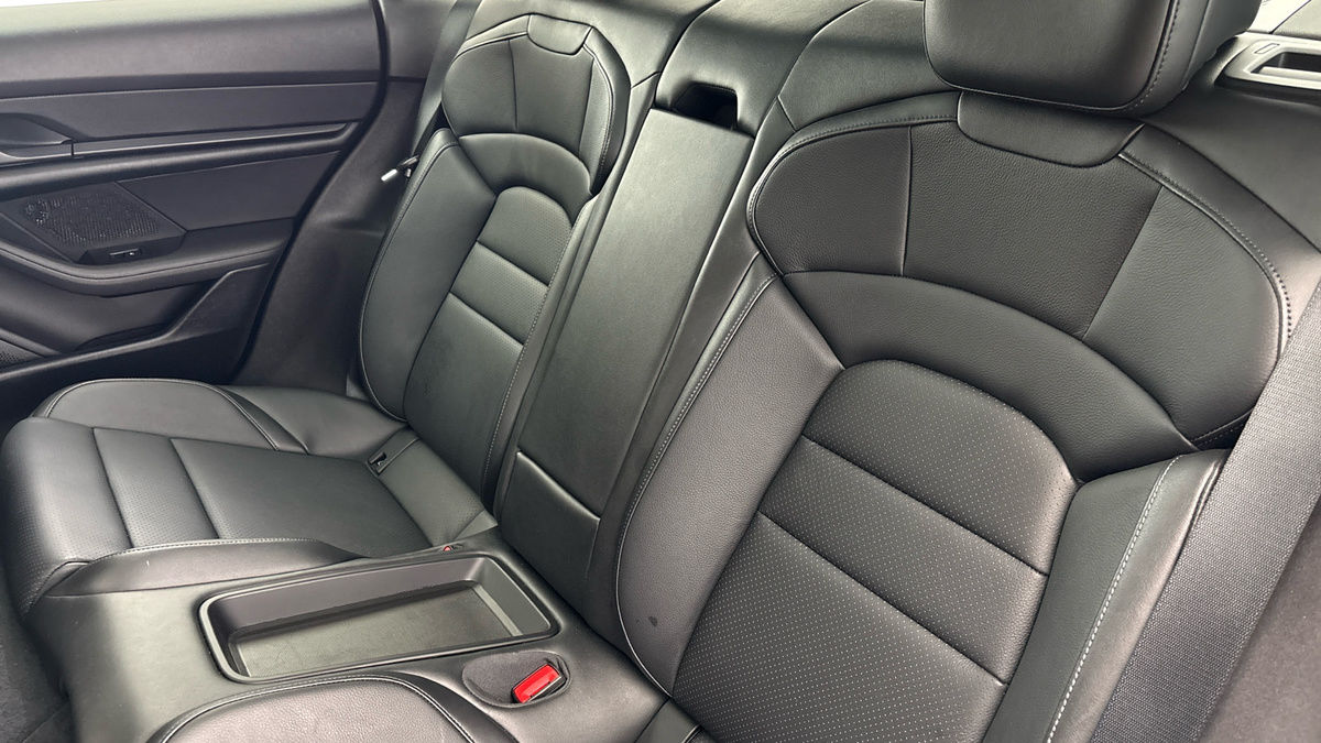 Porsche Taycan Image 9