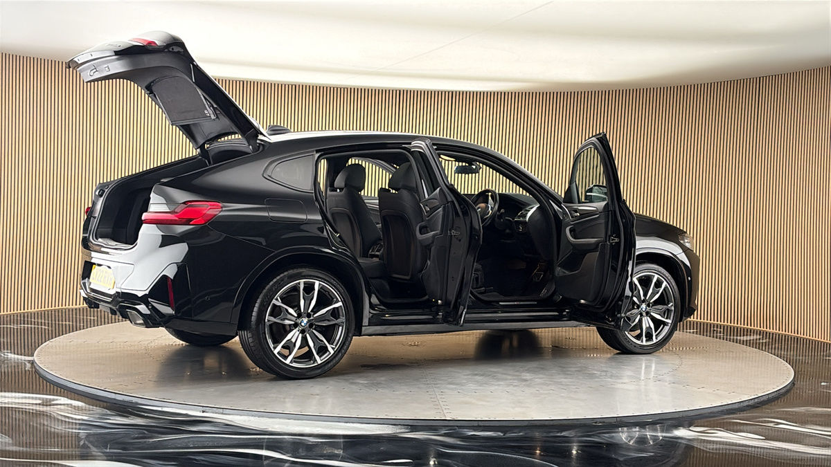 More views of BMW X4