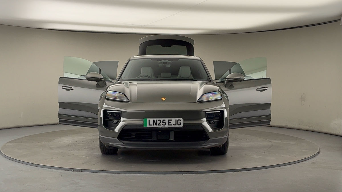 More views of Porsche Macan