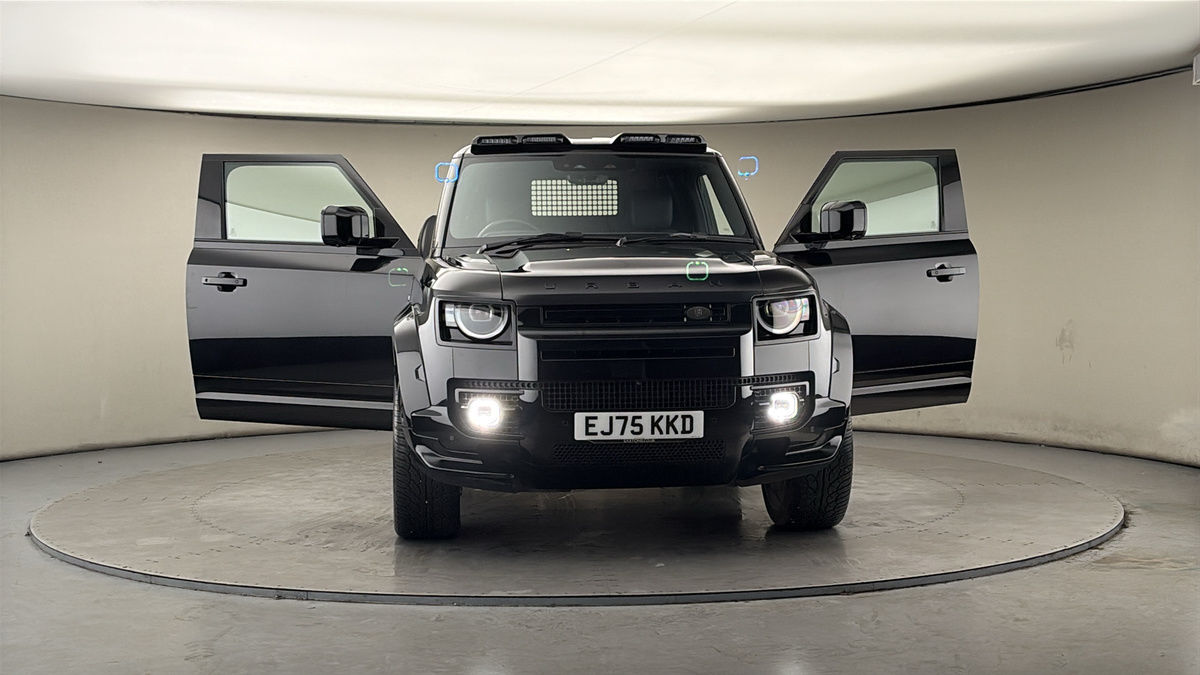 More views of Land Rover Defender 90