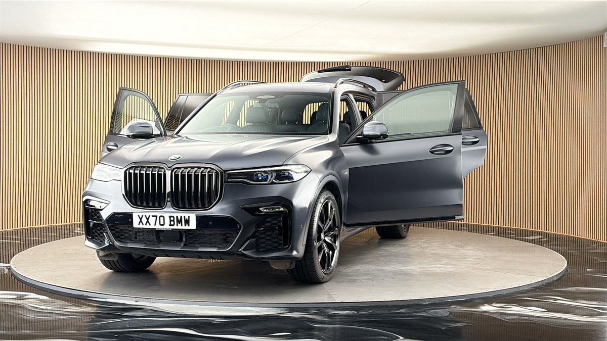 More views of BMW X7