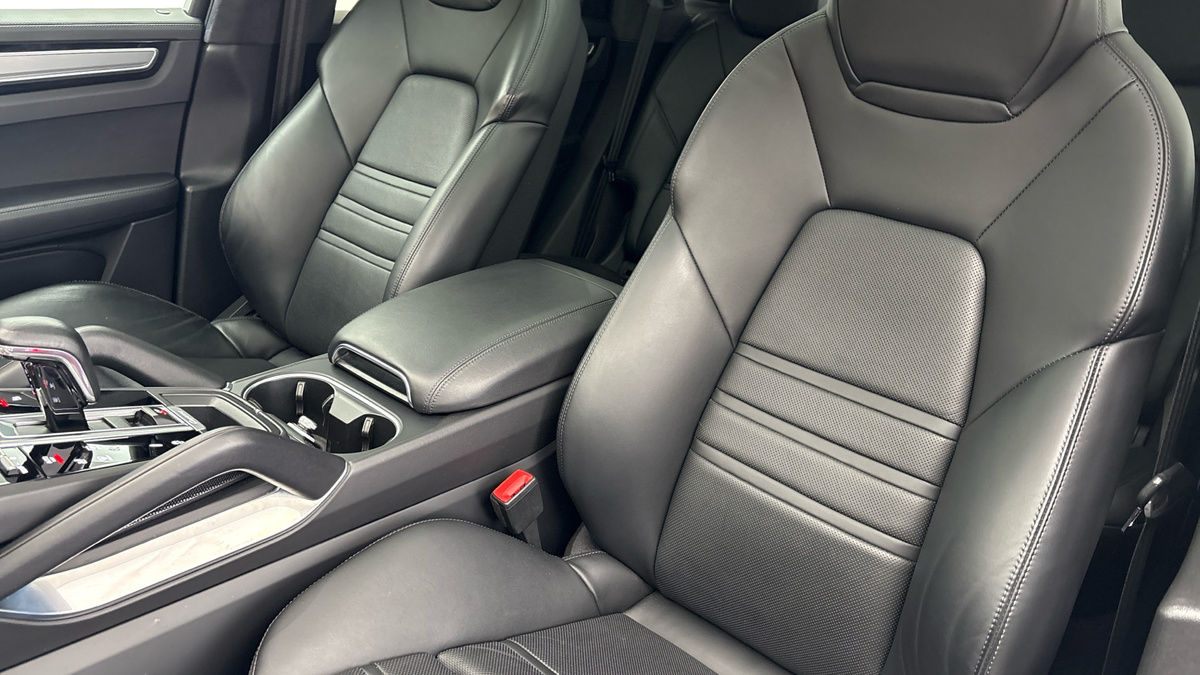 Porsche Cayenne Image 7