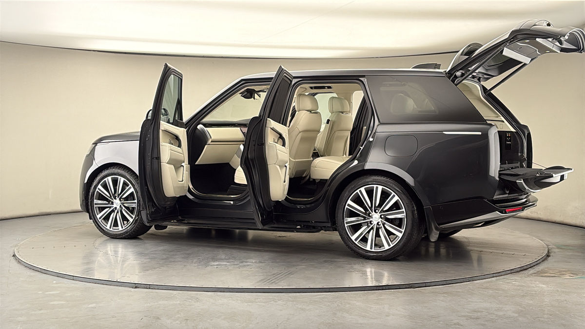 More views of Land Rover Range Rover