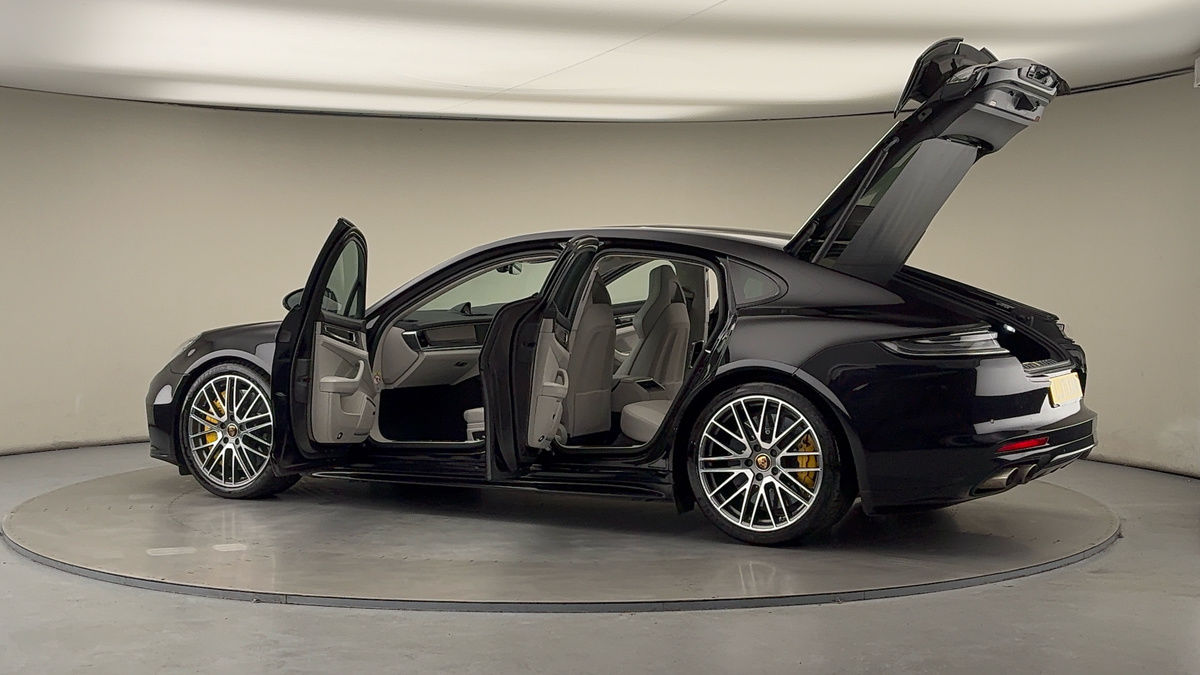 More views of Porsche Panamera