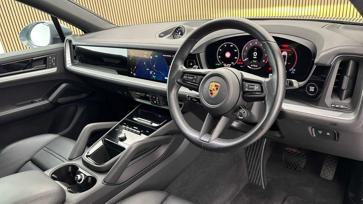 Porsche Cayenne Image 5
