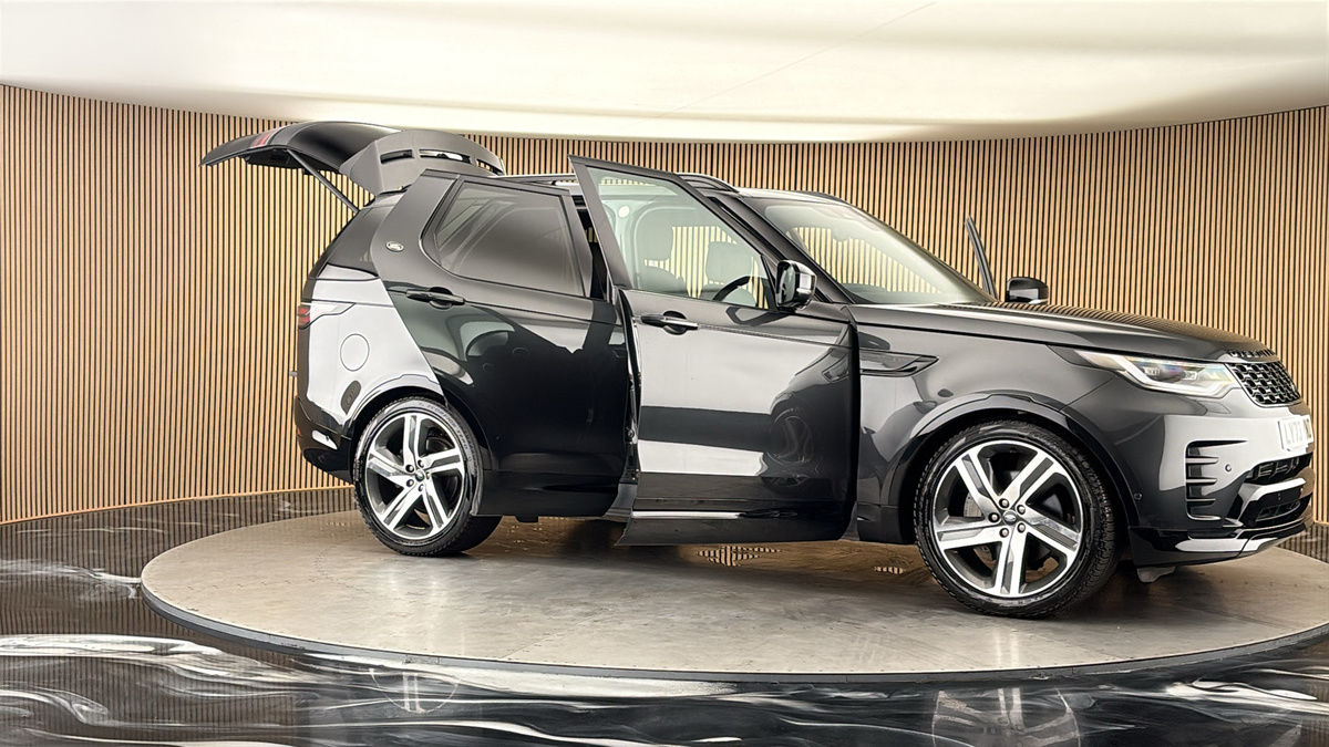 More views of Land Rover Discovery