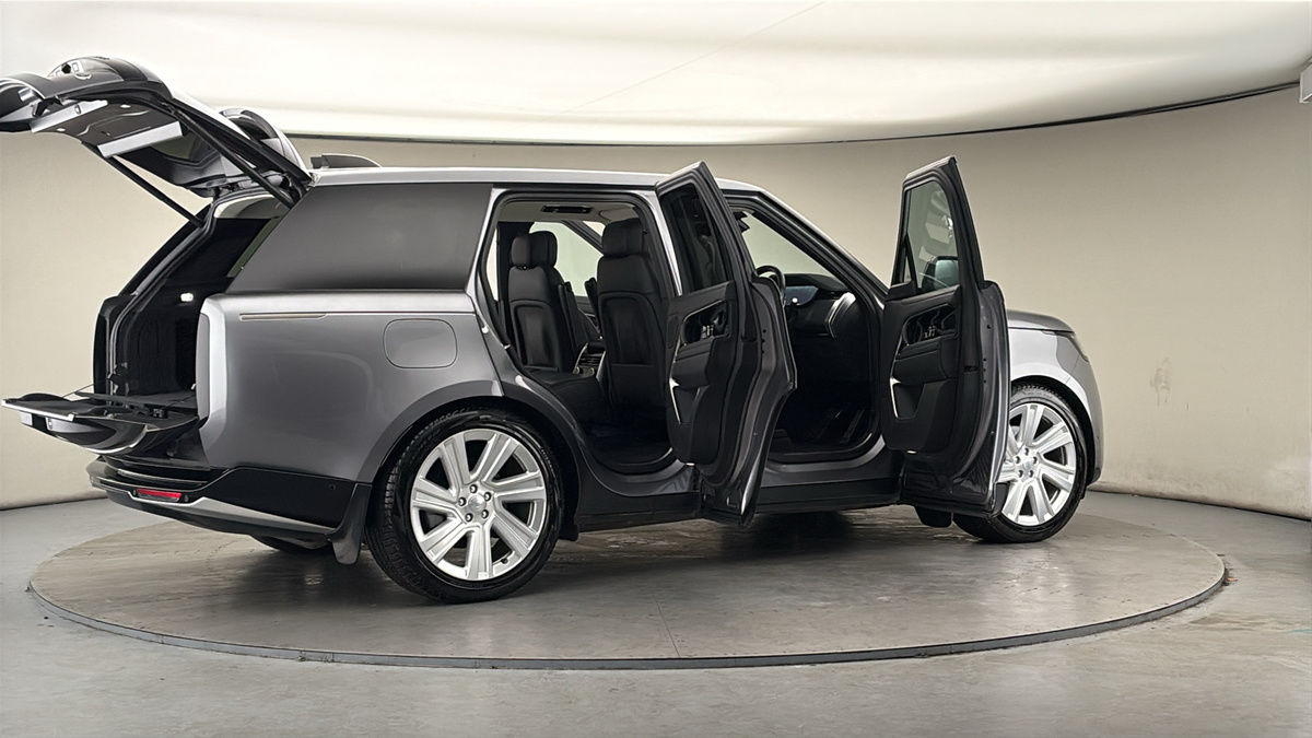 More views of Land Rover Range Rover