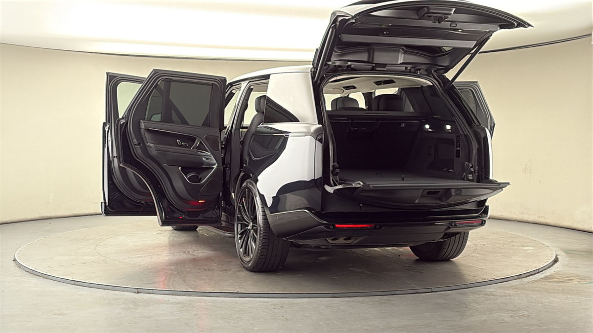 More views of Land Rover Range Rover