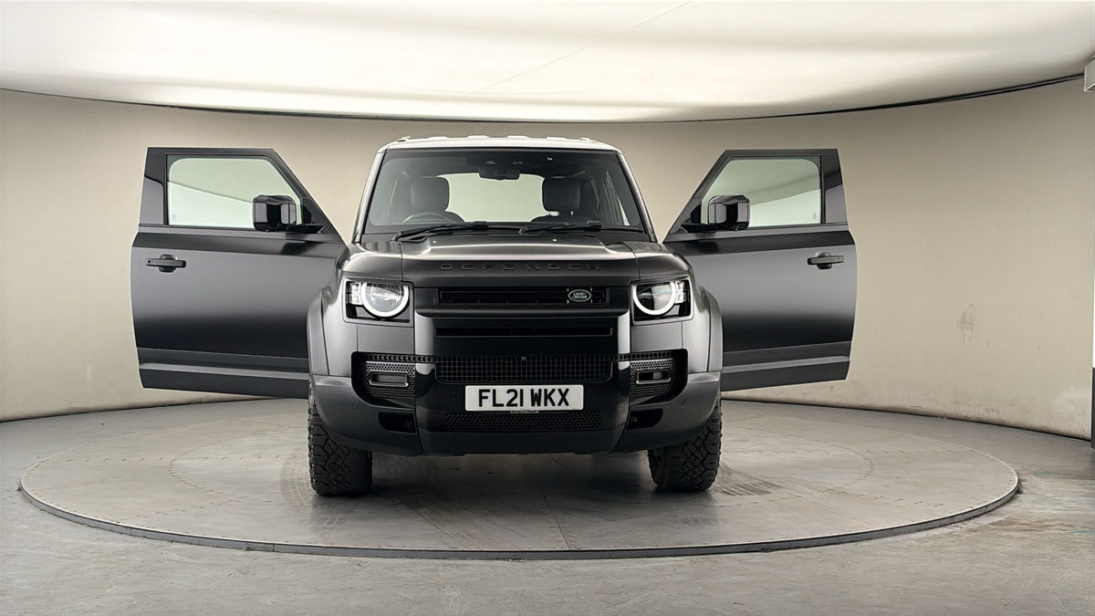 More views of Land Rover Defender 90
