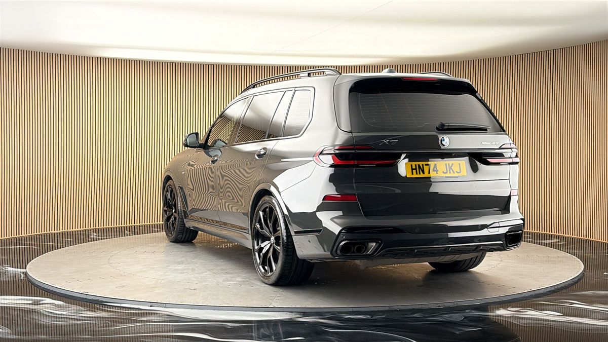 More views of BMW X7
