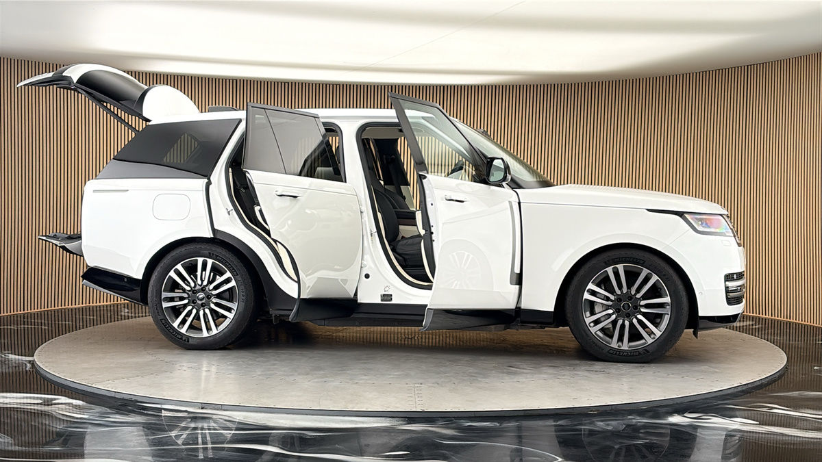 More views of Land Rover Range Rover