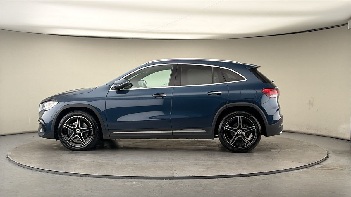 More views of Mercedes-Benz GLA