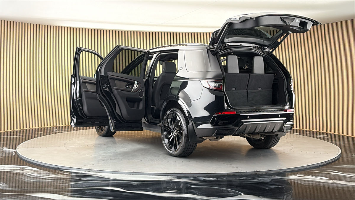 Land Rover Discovery Sport Image 23