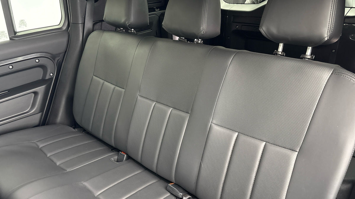 Land Rover Defender 110 Urban Image 8