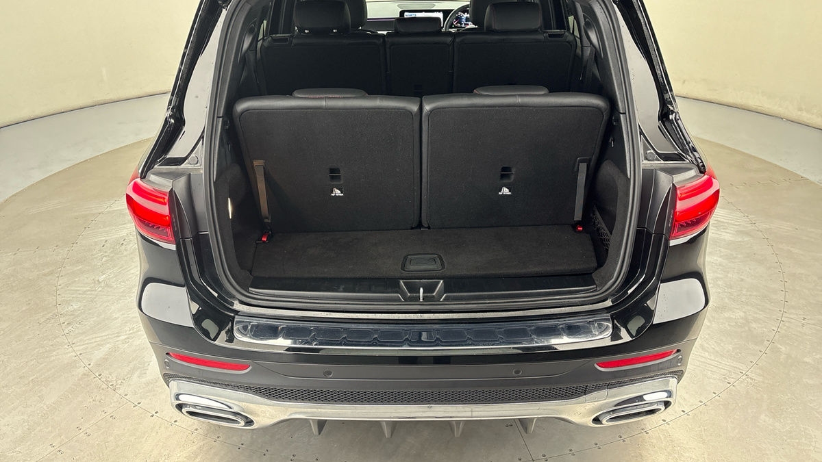 Mercedes-Benz GLB Image 11