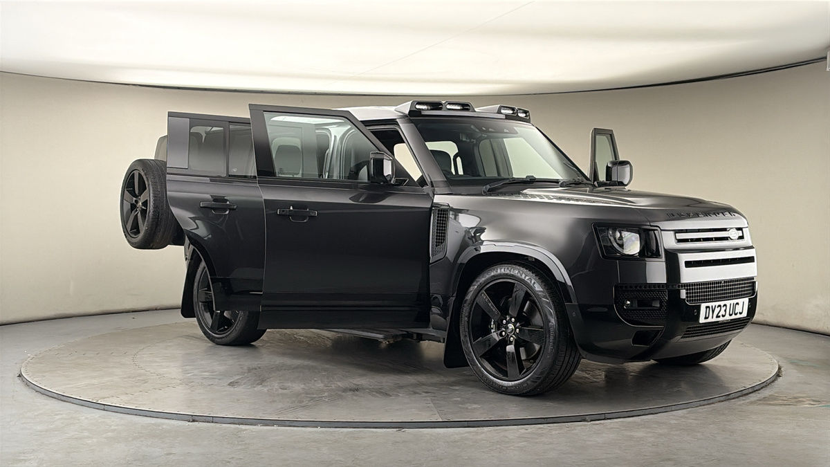 More views of Land Rover Defender 110