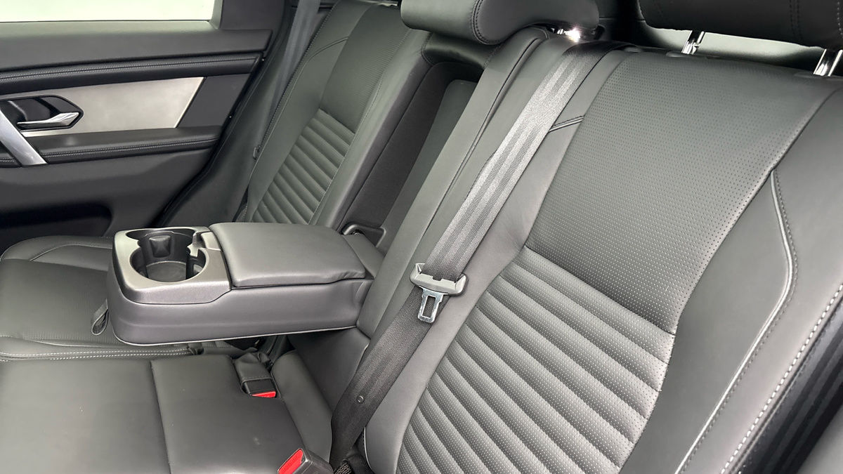 Land Rover Discovery Sport Image 9
