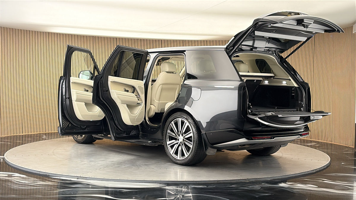 More views of Land Rover Range Rover