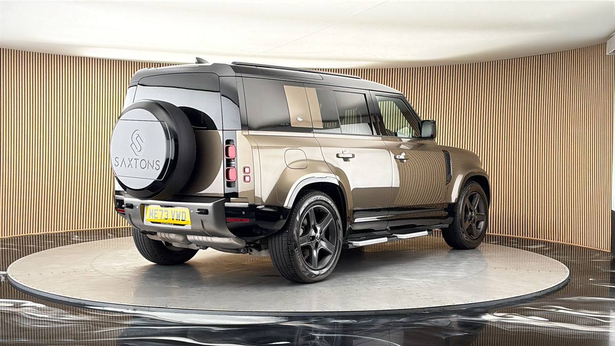 More views of Land Rover Defender 110