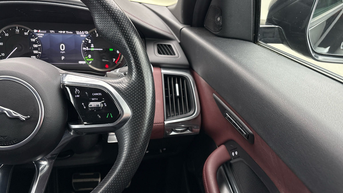 Jaguar E-PACE Image 14