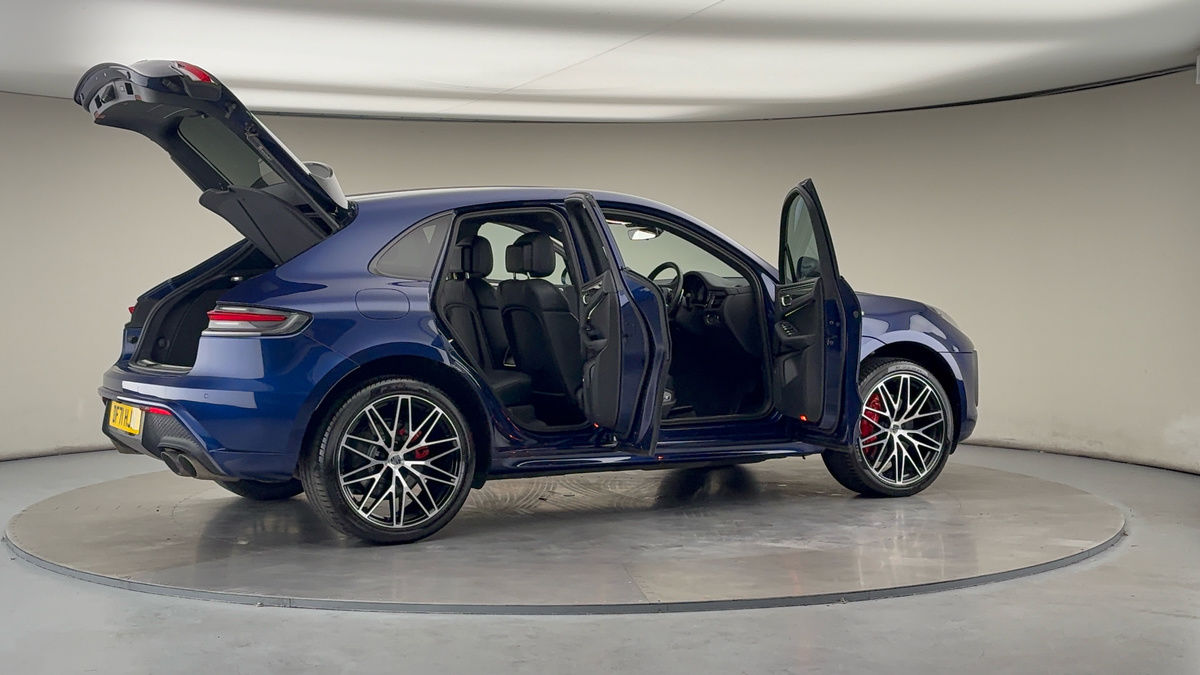 More views of Porsche Macan