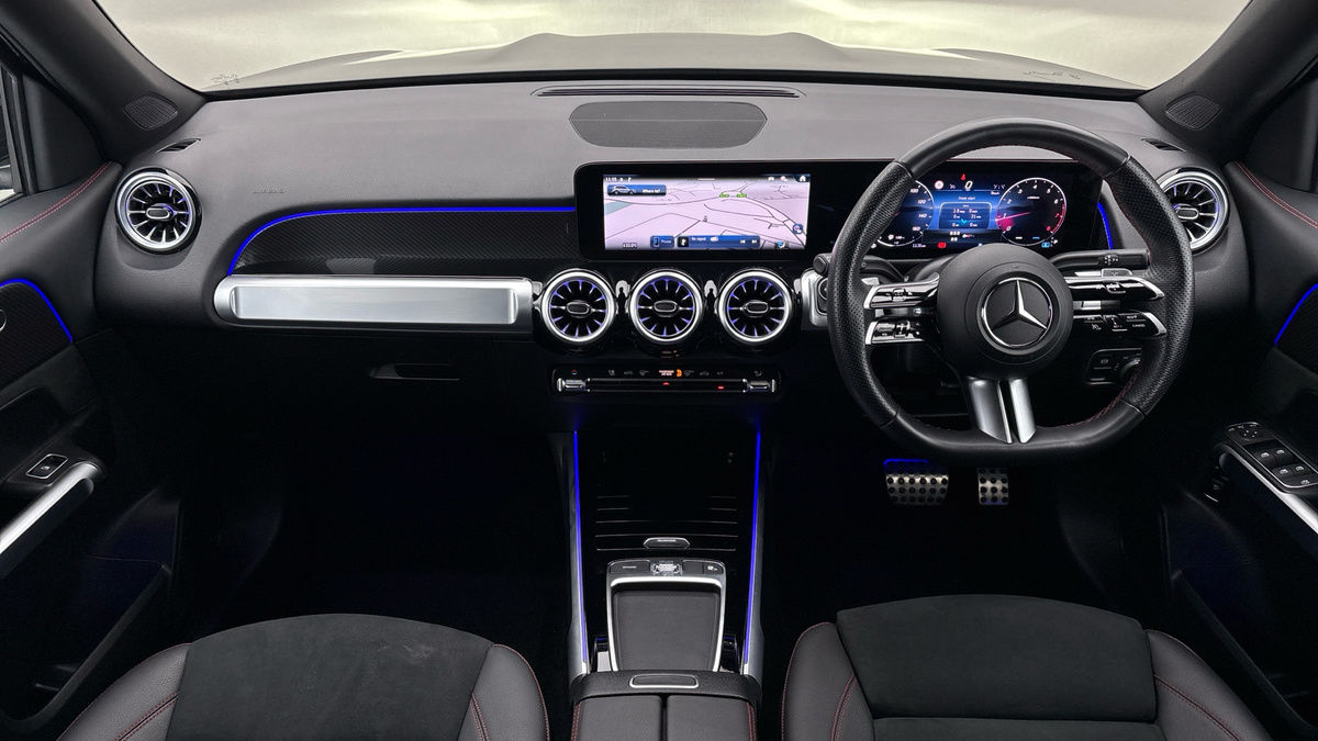 Mercedes-Benz GLB Image 12