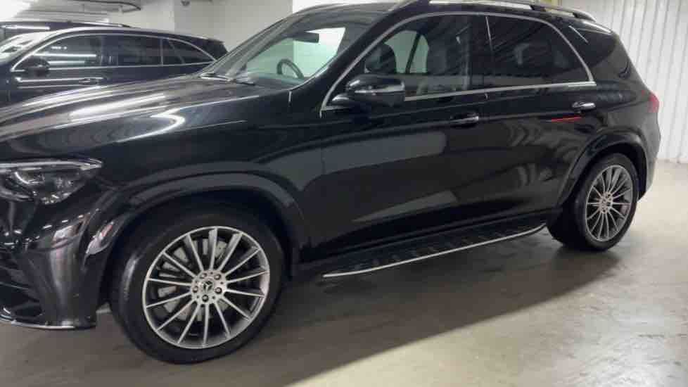 More views of Mercedes-Benz GLE