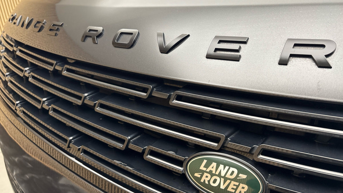 Land Rover Range Rover Sport Image 24